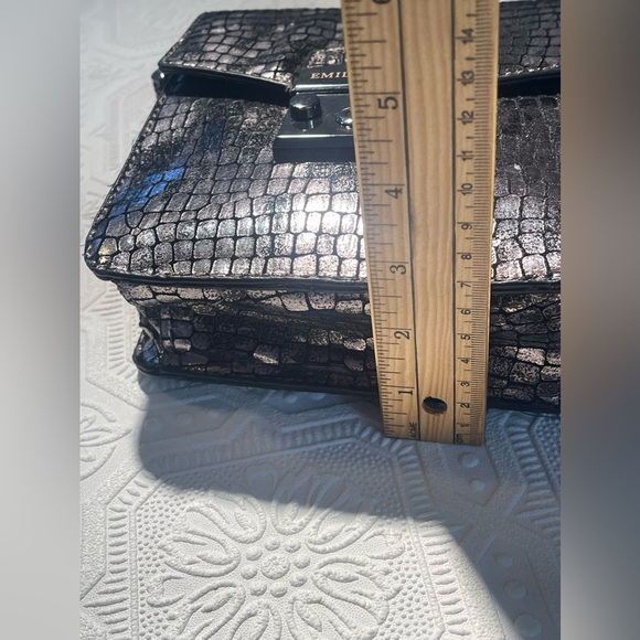 Emily and Noah Black Silver Adjustable cross-body metallic purse - Picture 14 of 16